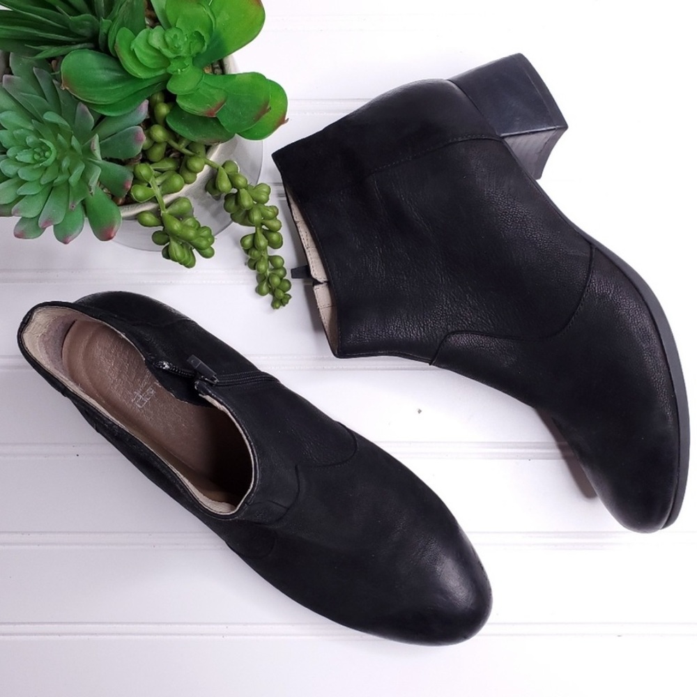 Dansko - Leather Booties, EUC